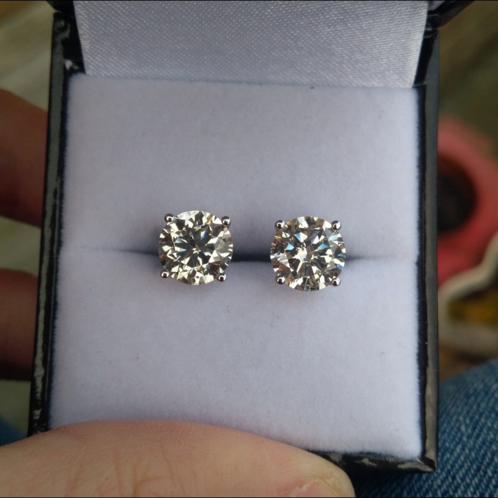 18K White Gold + Silver 7mm Screwback Diamond Stud Earrings